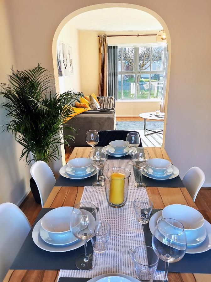Emerald House - Spacious 3 Bed House With Ensuite Parking Gardens And Netflix Лемингтън Спа Екстериор снимка